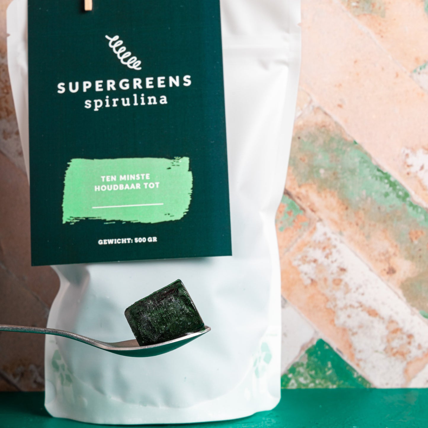 Freshly frozen spirulina